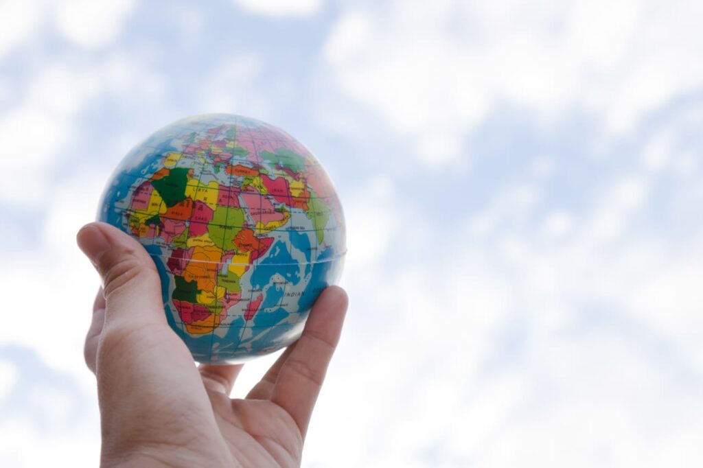 How to Use an EOR in South Africa